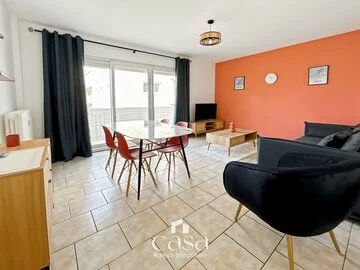 Chambre rénovée à louer dans colocation meublée de 98m2 avec balcon – HEROUVILLE ST CLAIR- Agence Casa