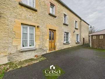 Morteaux- Couliboeuf-Maison ancienne rénovée avec soins- Agence Casa
