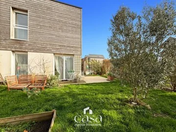 Maison récente 3 chambres avec jardin et garage – Ranville- Agence Casa