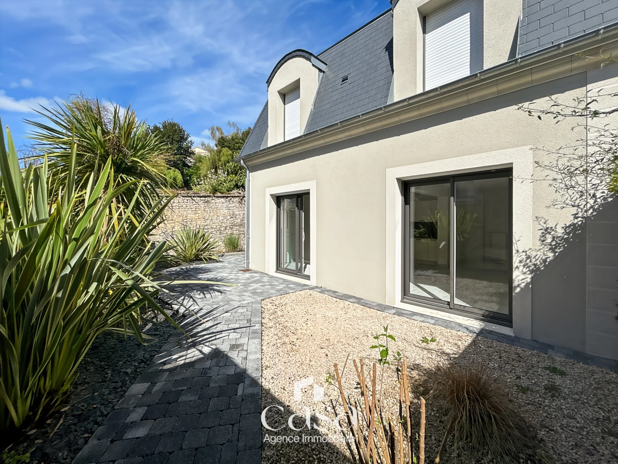 Maison familiale 5 pièces de 115 m² avec jardin et parking – À deux pas du port de Caen - Agence Casa