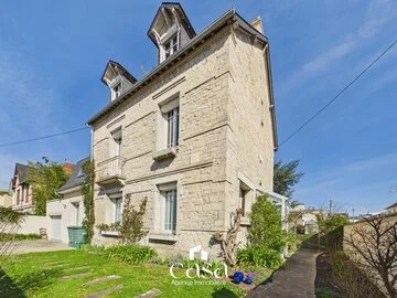 Maison de caractère avec grand jardin – 6 chambres – Caen rive droite- Agence Casa