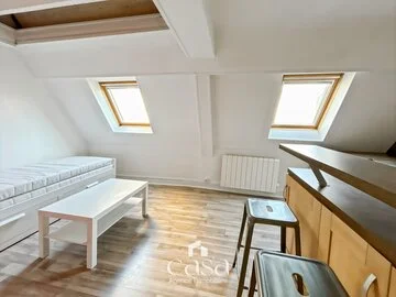 Hyper centre de CAEN-Quartier historique-Studio-18.86 m2- dernier étage - Agence Casa