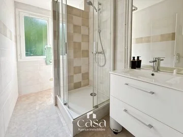 Grand T5 meublé avec 4 chambres de 82m2 avec balcon – HEROUVILLE ST CLAIR - Agence Casa