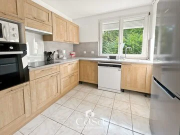 Grand T5 meublé avec 4 chambres de 82m2 avec balcon – HEROUVILLE ST CLAIR - Agence Casa