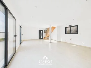 Très belle maison de 120 m2 à 10 minutes à pied de la mer - Agence Casa