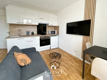 Charmant 2 pièces meublé entièrement rénové – Boulevard Leroy- Agence Casa