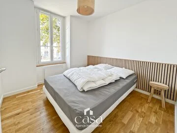Charmant 2 pièces meublé entièrement rénové – Boulevard Leroy - Agence Casa