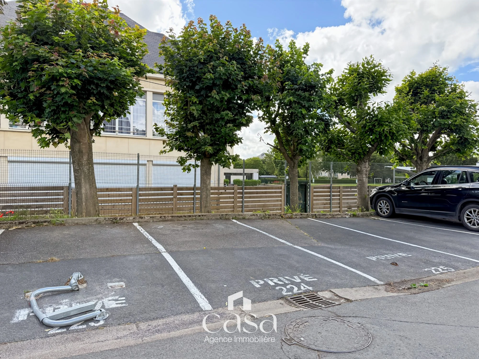Place de parking dans une résidence – A louer - Agence Casa