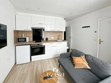 Charmant 2 pièces meublé entièrement rénové – Boulevard Leroy - Agence Casa
