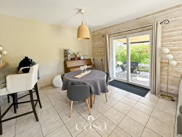 Grande maison individuelle avec superbe terrain de 900m2 sur Falaise - Agence Casa