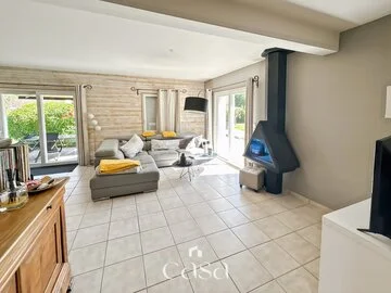 Grande maison individuelle avec superbe terrain de 900m2 sur Falaise - Agence Casa