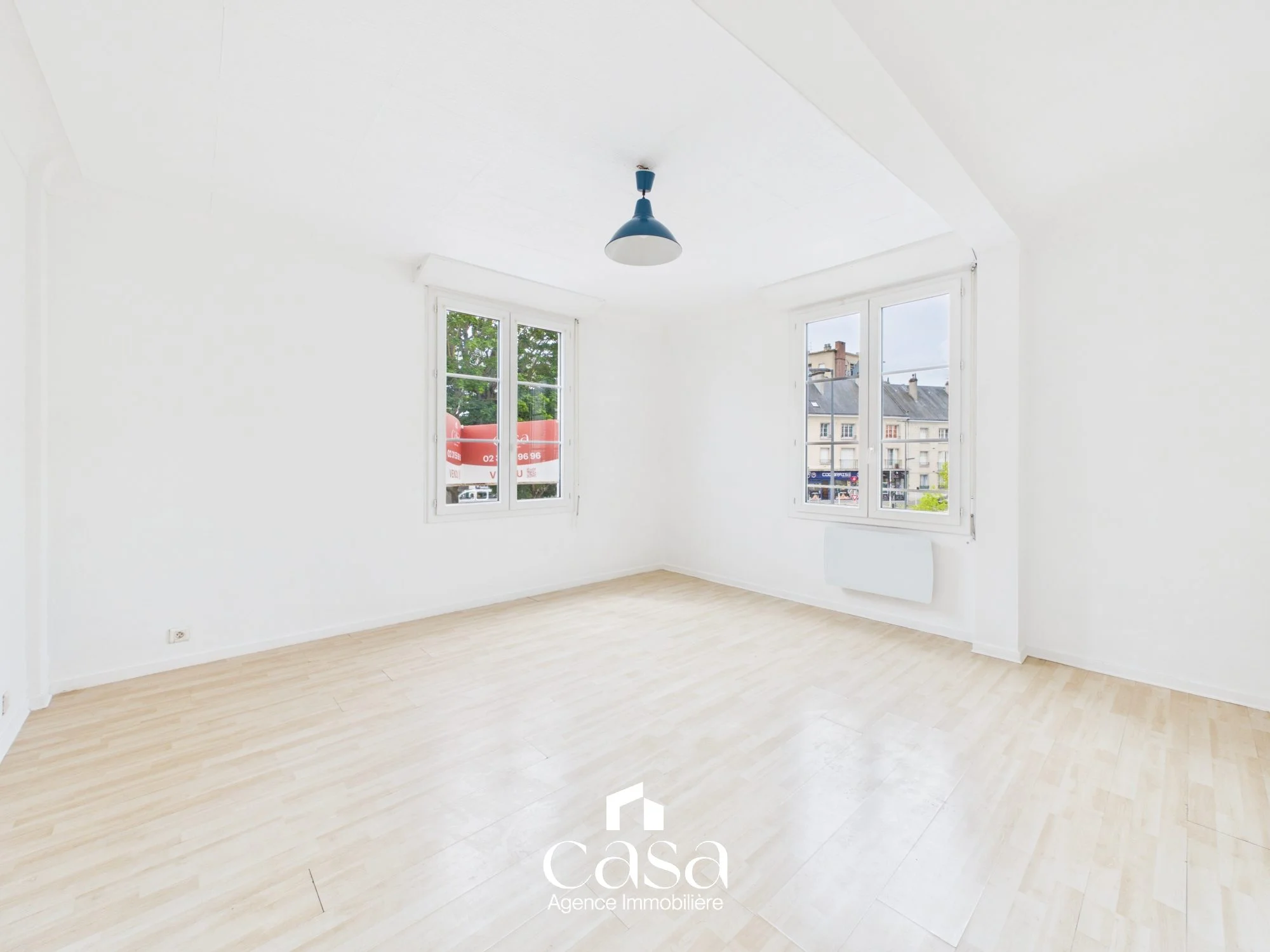 Rive droite appartement de 33 m2 libre à la vente - Agence Casa