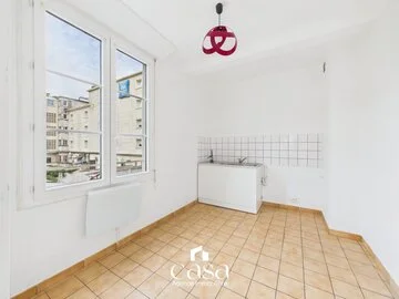 Rive droite appartement de 33 m2 libre à la vente - Agence Casa