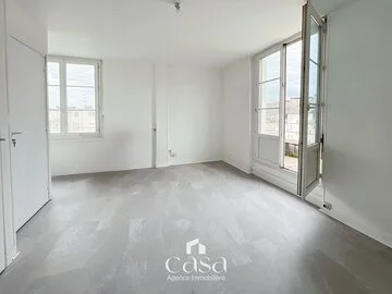 Studio dernier étage avec balcon à Caen quartier Gare - Agence Casa