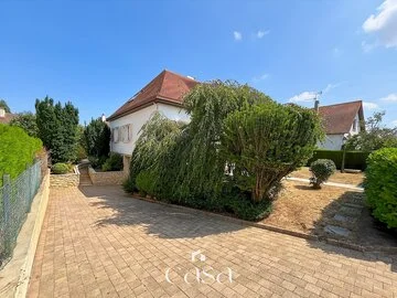 Maison familiale de 163 m²-5 chambres avec jardin – Ifs Bourg - Agence Casa