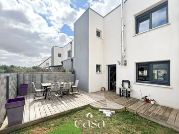 Maison contemporaine de 2021 – 112 m² – 3 chambres – Soliers- Agence Casa