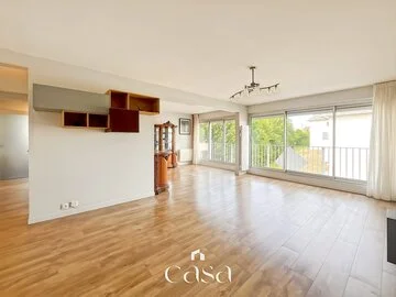 Spacieux T5 quartier St-Ouen – balcon, cave et stationnement - Agence Casa