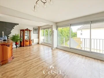 Spacieux T5 quartier St-Ouen – balcon, cave et stationnement - Agence Casa