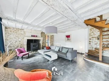Maison de charme, terrain 5330 m2, dépendance, proche Falaise - Agence Casa