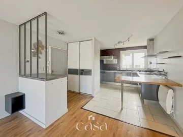 Spacieux T5 quartier St-Ouen – balcon, cave et stationnement - Agence Casa