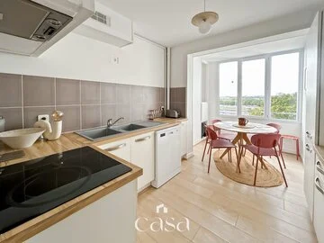 Appartement meublé 4 pièces – 1 050 € HC – 3 chambres - Agence Casa