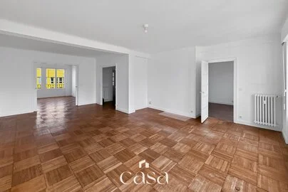 Centre ville appartement 6 pièces de 136 m2 avec garage - Agence Casa