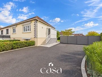 Maison avec sous-sol aménagé et jardin à Fleury-sur-Orne - Agence Casa
