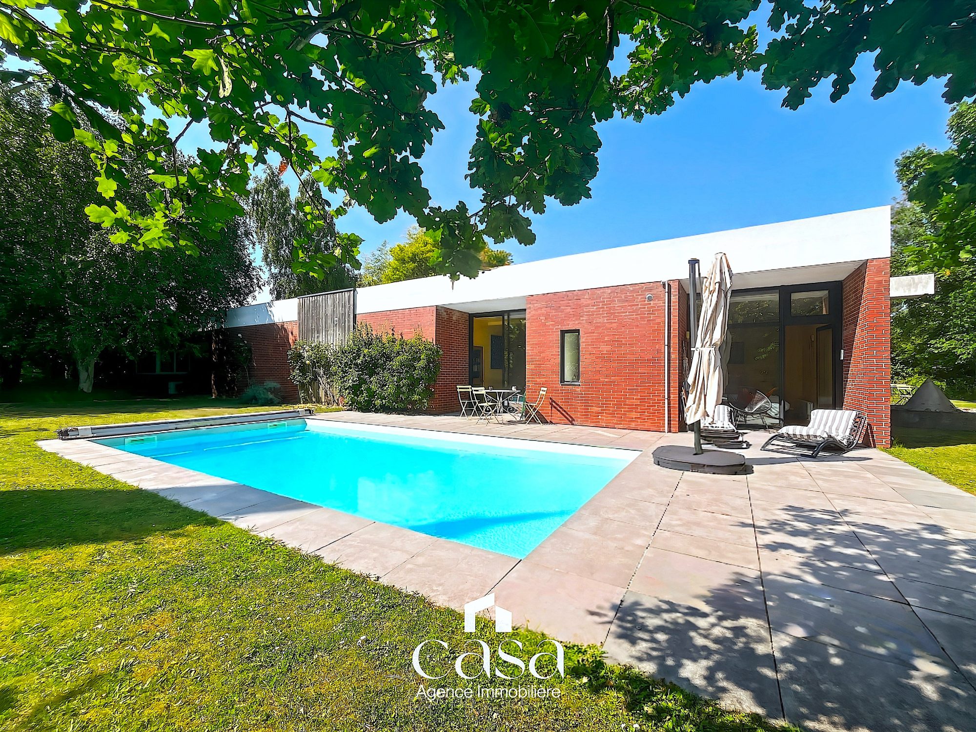 Maison 9 pièces 408 m² · à Bénouville · 408 m² · 899 000 €