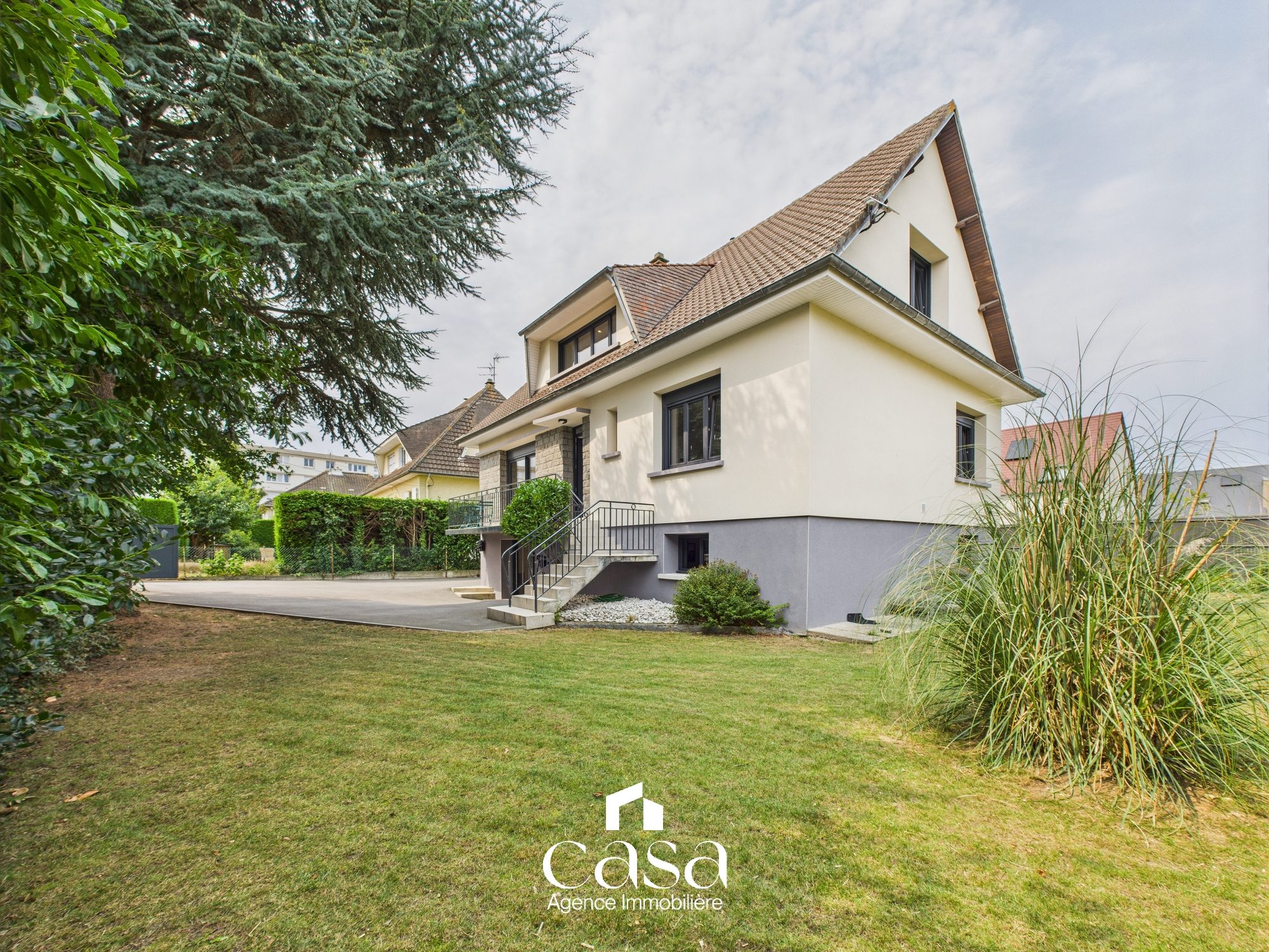 Maison 9 pièces 210 m² · à Caen · 210 m² · 649 000 €