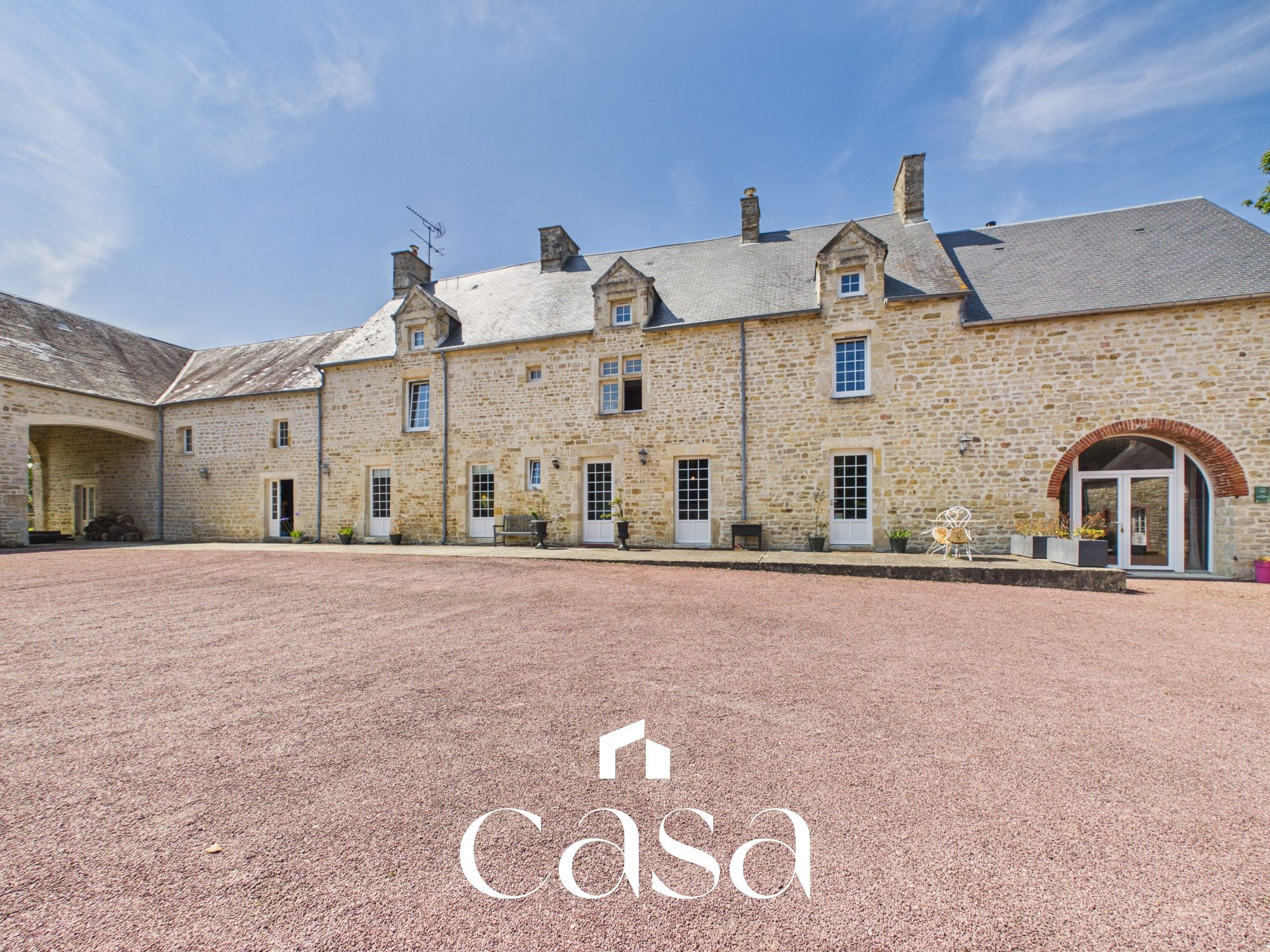 Maison 17 pièces 464 m² · à Caen · 464 m² · 915 000 €